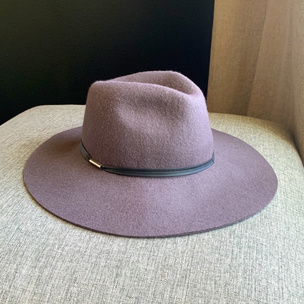 NEW Grey wool felt hat with leather detail